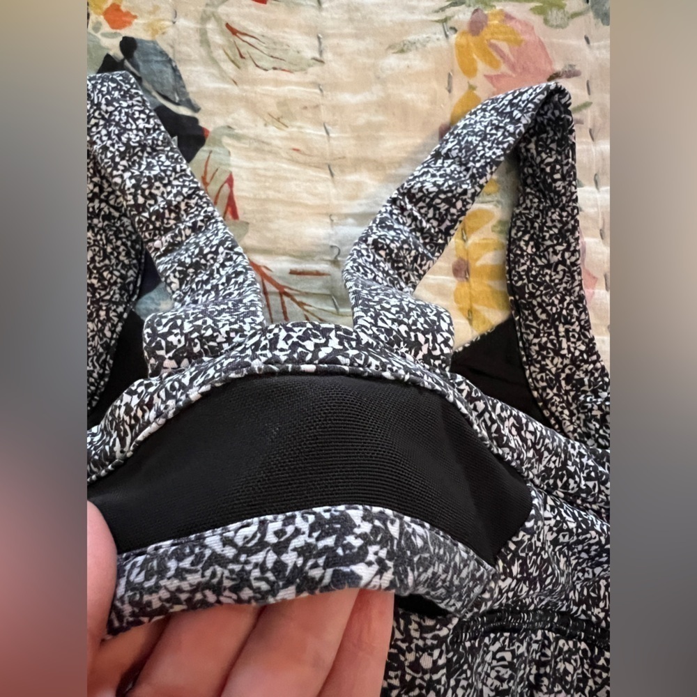 LULULEMON 6 Pavement Pusher Sports Bra NO PADS - Picture 6 of 8